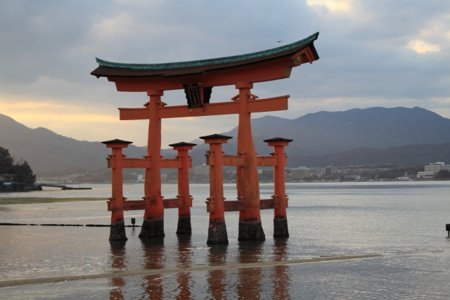 安全が一番じゃけん 広島の交通安全に効く神社とお守りを紹介 サクッと読めるくるまmagazine