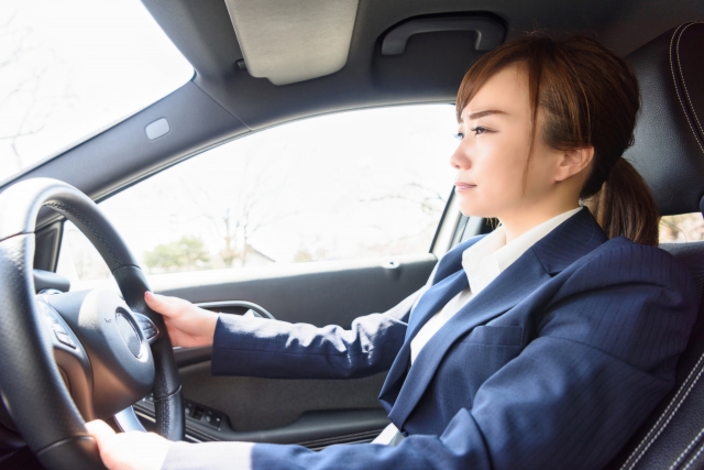 車の運転で気を付けたい居眠りを防止でおすすめの装置を紹介 サクッと読めるくるまmagazine